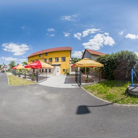 Apartmány-Zámecký Restaurant Jindrichovice Esterno foto