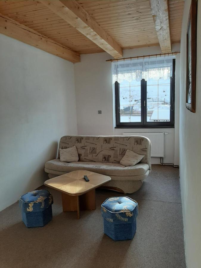 Apartmány-Zámecký Restaurant Jindrichovice Esterno foto
